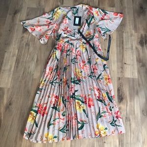 Pretty Little Thing Pink Floral Pleated Midi Dress